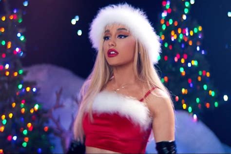 Christmas Ariana Grande Cute Wallpapers - Wallpaper Cave