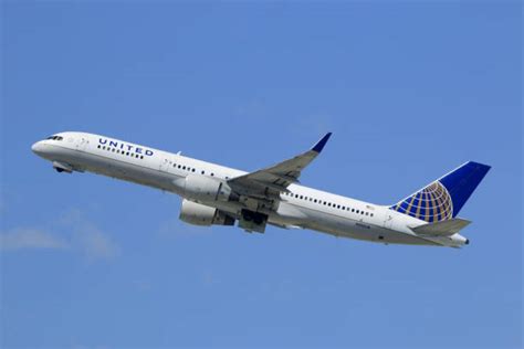 170+ Boeing 757 United Airlines Stock Photos, Pictures & Royalty-Free Images - iStock