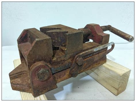 Drill Press Angle Vise with Movable Jaws | Collectors Weekly