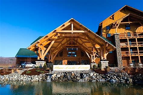 Hope Lake Lodge & Indoor Waterpark