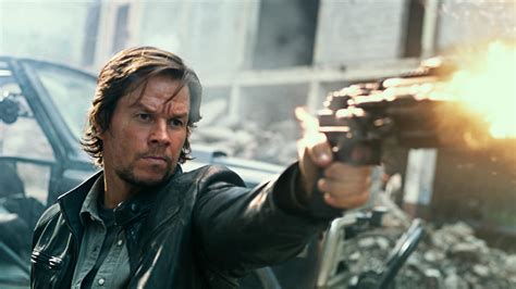 Mark Wahlberg Returning To Transformers? | GIANT FREAKIN ROBOT