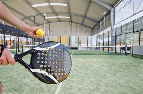 Padel indoor y padel outdoor, ¿cuál es la diferencia?