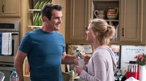 Modern Family Season 10 Episode 12 - TinklePad