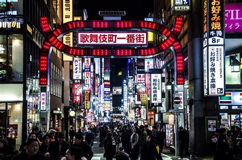 Shinjuku at Night : r/japanpics