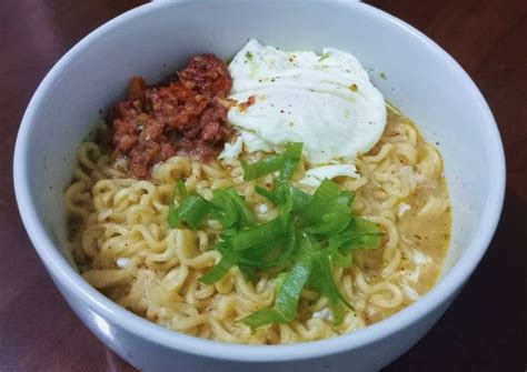 Resep INTERNET Ala Warkop (Indomie, Telur, Kornet) oleh Endang Haryanti - Cookpad