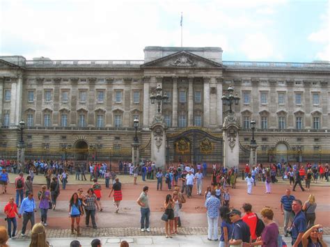 Free Images : people, building, palace, plaza, tourism, london, town square, tours, buckingham ...