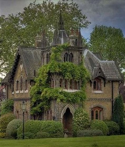 Gothic Style Homes - Small Modern Apartment