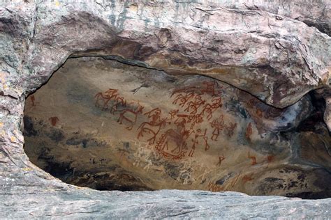 Smarthistory – Bhimbetka cave paintings