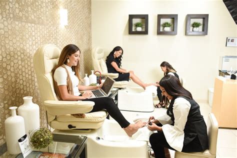 Mani + Pedi – Spa La Posada