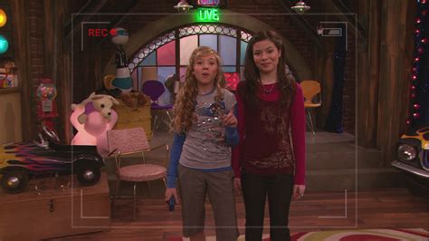 Watch iCarly (2007) Season 1 Episode 10: iCarly - iWant a World Record ...