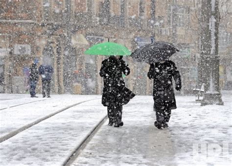 Photo: Snow Storm In Jerusalem - JER2012030206 - UPI.com