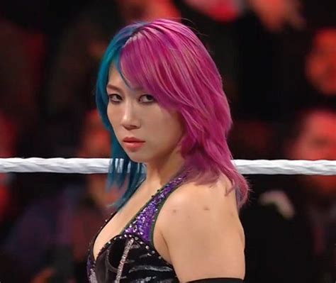 WWE RAW: Wrestling fans react to Asuka debuting a new look on WWE RAW ...