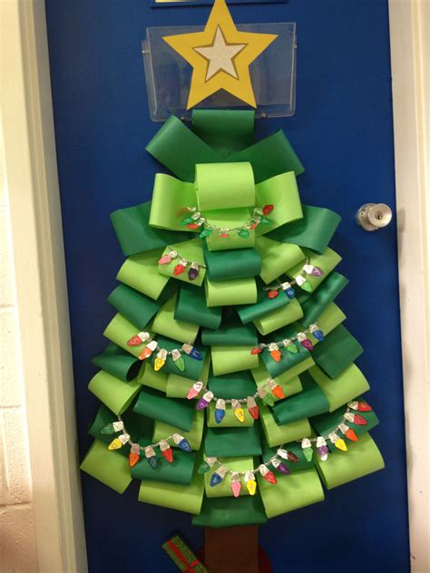 21 Teachers Who Nailed The Holidays | Christmas classroom door, Christmas bulletin, Christmas school