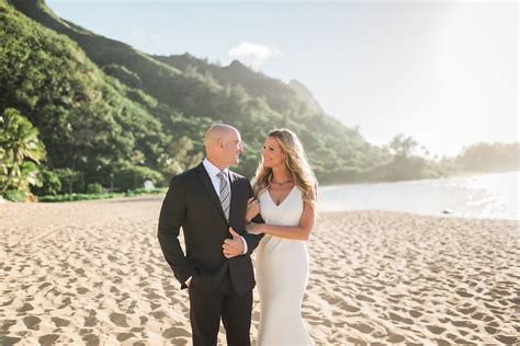 Kauai Beach Wedding Photos — The Overwhelmed Bride // Wedding Blog ...