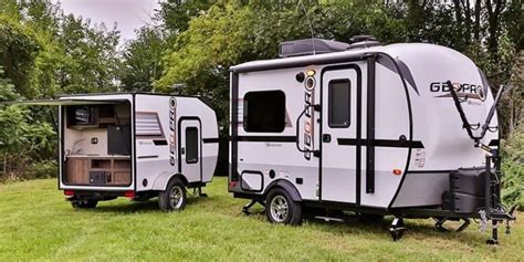 Top 11 Ultra-Lightweight Travel Trailers Under 2000 lbs | Lightweight travel trailers, Travel ...