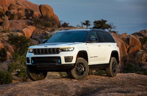 Jeep Grand Cherokee 4xe Trailhawk: All You Need to Know | U.S. News