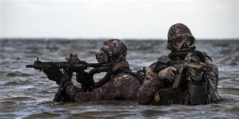 All US special operators train for combat diving, but Navy SEALs take it to another level | Navy ...