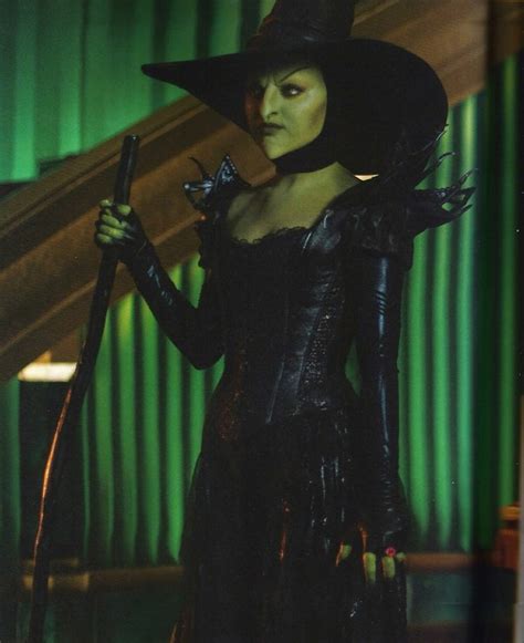 Mila Kunis is WICKED, New Images From OZ: THE GREAT AND POWERFUL!