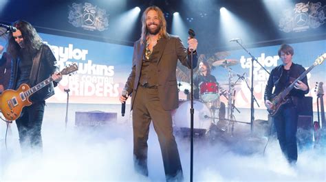 Taylor Hawkins & the Coattail Riders Perform Two Songs on 'Kimmel'