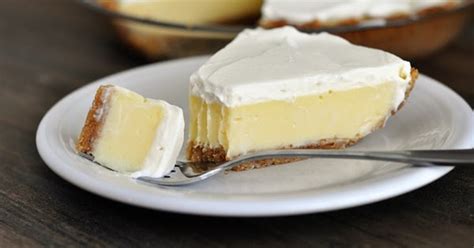 Creamy Lemon Custard Pie - Homemade recipes