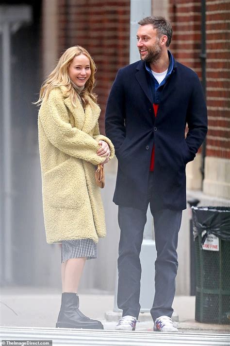 Jennifer Lawrence and husband Cooke Maroney giggle like two teens on day out in New York | Daily ...