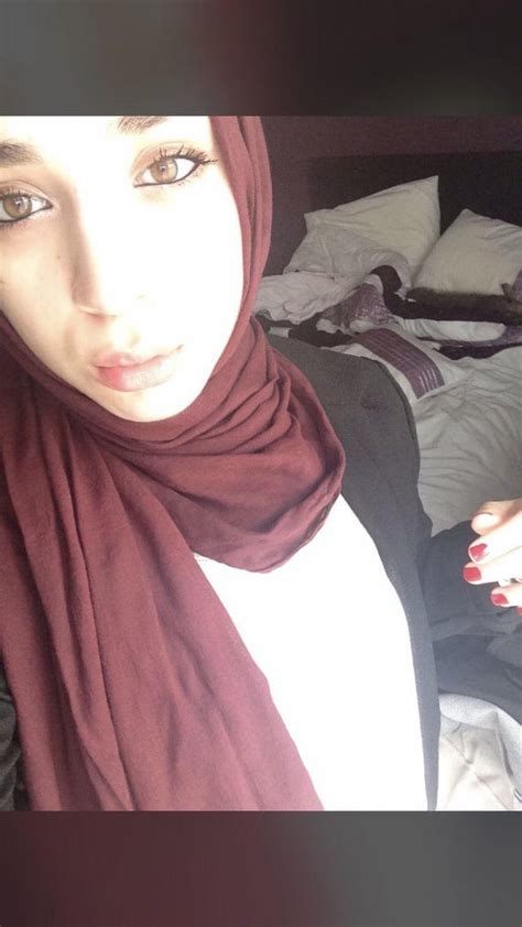 Pakistani hijabi feet : r/LondonFootWorship