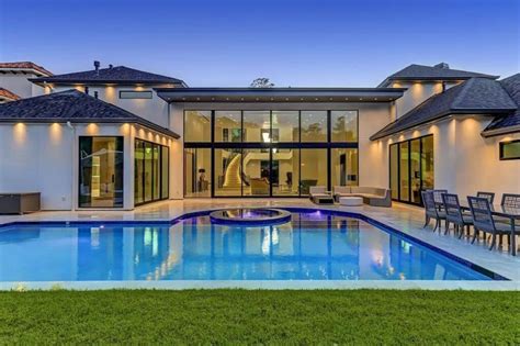 Breathtaking Texas Modern Home in Houston for Sale at $4.9 Million