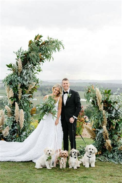 Top 20 Bohemian Pampas Grass Wedding Arches | Roses & Rings