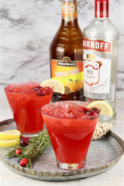 Cranberry Vodka {Easy Cocktail} - Miss in the Kitchen