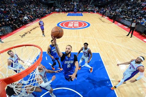 Photos of the Night: Magic vs. Pistons Photo Gallery | NBA.com