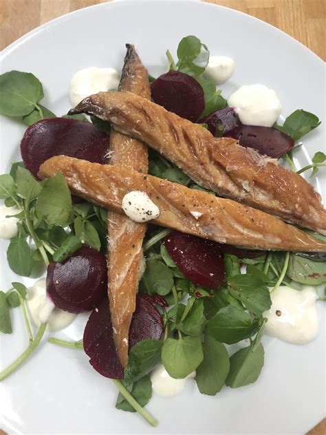 Jamie Oliver's Crispy smoked Mackerel salad