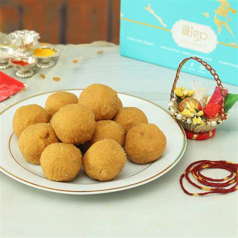 Buy/Send Bhai Dooj Tikka with Besan Ladoo Online | IGP | J11121122