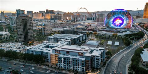 High Line at Hughes Center Apartments | Live BH