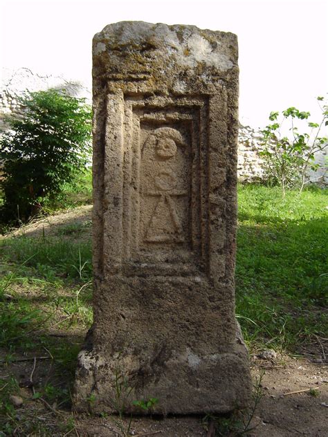 Goddess Tanit symbol in Carthage | Civilisation carthaginoise, Carthage, Cartago