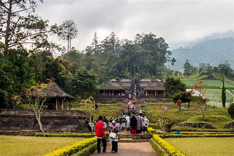 Foto : 3 Jalur Pendakian Resmi Gunung Lawu, Yuk Pilih Jalur Favorit ...