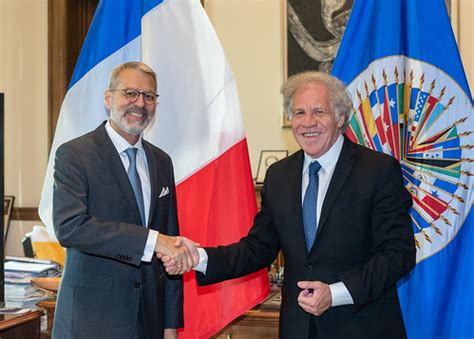 New Permanent Observer of France to the OAS Presents Credentials