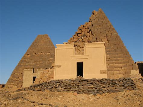 Meroe, Northern Pyramids (3) - Livius