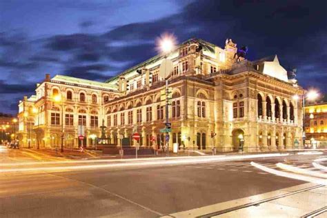 Guide to Vienna State Opera: Program, Tours & History - 2024