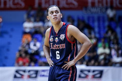 Letran slips past St. Benilde to earn Final 4 playoff | Inquirer Sports