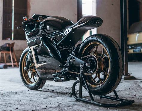 This Customised Yamaha XSR 155 Cafe Racer Looks Badass!