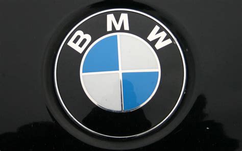 BMW Badge Wallpaper by Revalco on DeviantArt