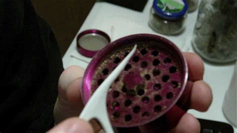 HD How To - Clean Your Grinder - YouTube