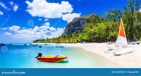 Water Sport Activities in Beautiful Mauritius Island Stock Photo - Image of island, sailing ...