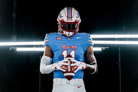 University of Houston announces Oilers-inspired jerseys for season opener - lonestarlive.com