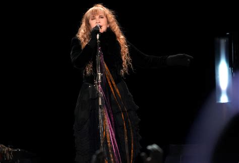 Stevie Nicks Pays Tribute to Christine McVie on Tour With Billy Joel ...