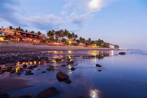 El Tunco Beach In Salvador Stock Photo - Download Image Now - iStock