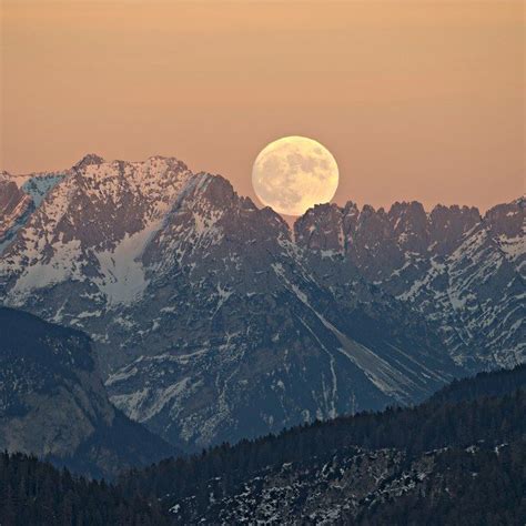 Here Are the Best Locations to Witness the Upcoming Supermoon | Best location, Super moon ...