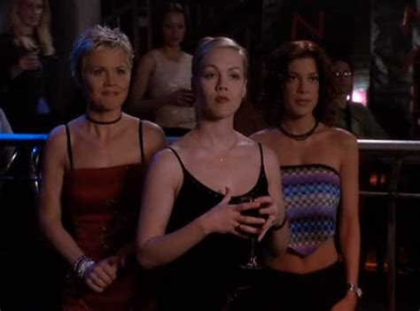 21 Style Lessons From 'Beverly Hills 90210' That Still Influence ...