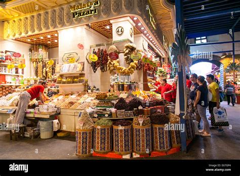 spice market Istanbul Stock Photo - Alamy