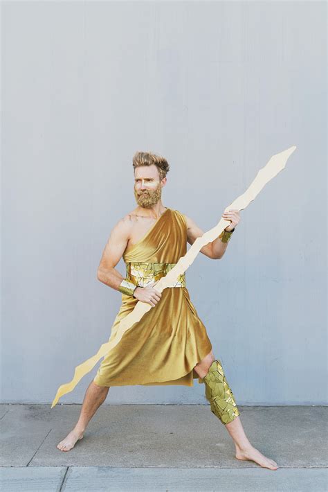 DIY GREEK GOD FAMILY COSTUME - Tell Love and Party